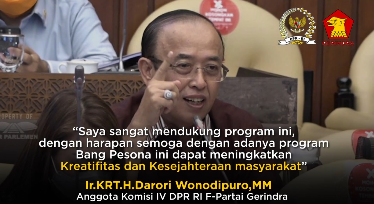 Darori Menyalurkan Bantuan Indukan Kambing Ternak