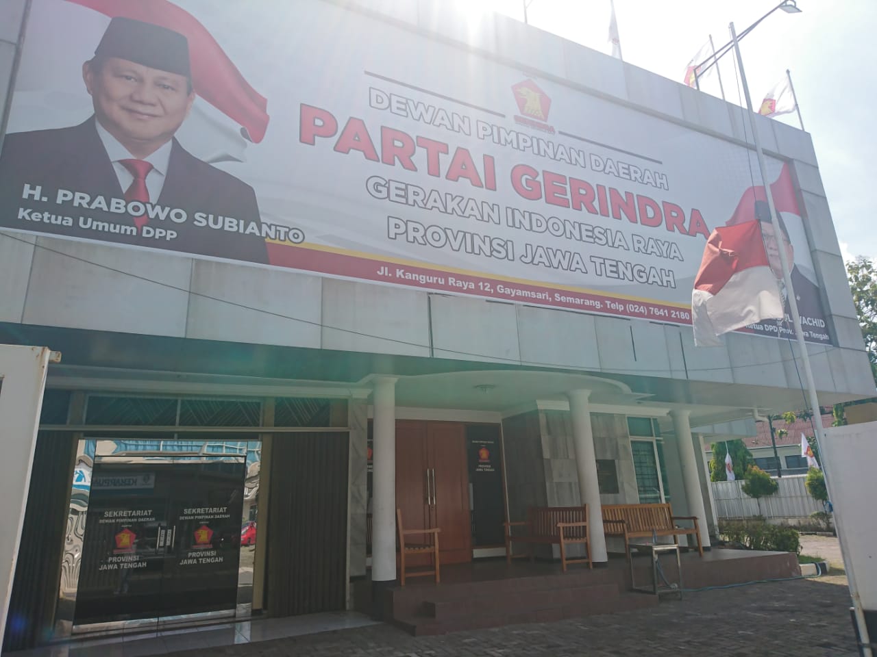 Instruksi Pengibaran Bendera Setengah Tiang Atas Tenggelamnya KRI Nanggala-402