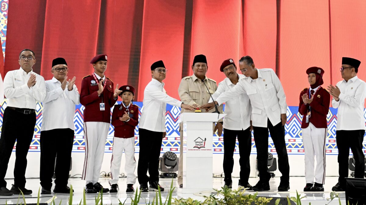 Prabowo Wujudkan Asta Cita, Resmikan 166 Sekolah Rakyat
