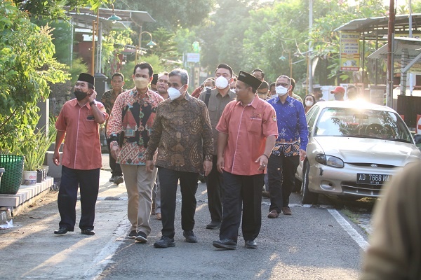 Sekjen Gerindra Dorong Legislator Bentuk Desa Binaan Usai Tinjau UMKM Madu Klanceng