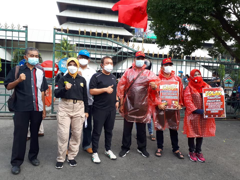 Yudi Indras Menemui Massa Aksi Dari Kelompok Buruh Saat Peringatan May Day