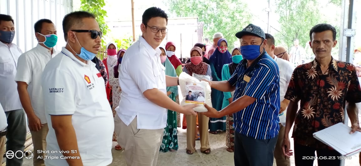Bantuan Sembako DPC gerindra Demak di Kec. Sayung Kab. demak